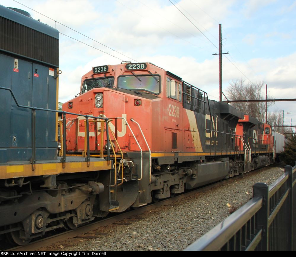 CN 2238 on CSX B713 oiler